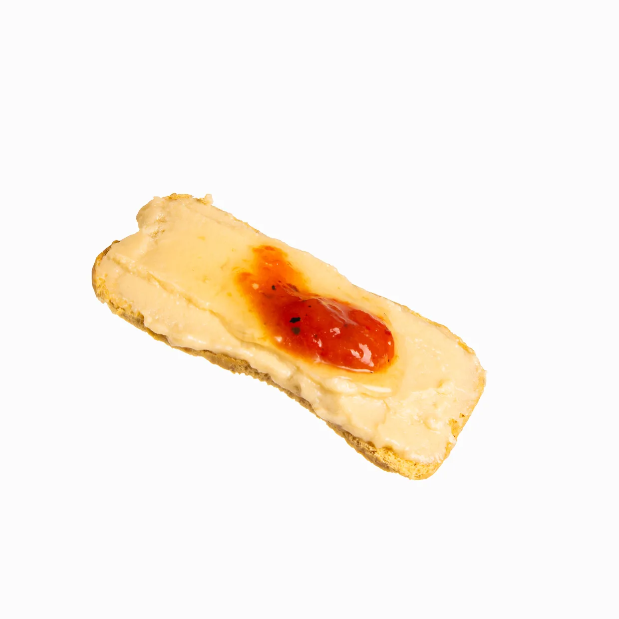 Tostada con crema untable y pimiento